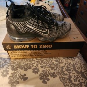 Womens nike tennis shoes